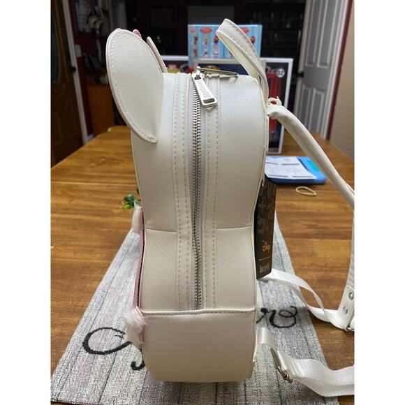 Loungefly:  Disney - Minnie Mouse Snowman - Picture 3 of 6